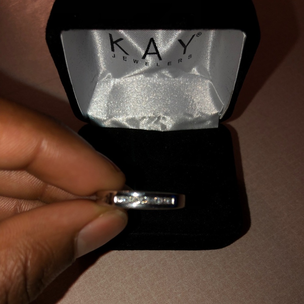 Men’s engagement/ wedding band